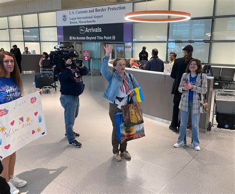 Ukrainian migrant arrives in Boston thanks to an army of volunteers